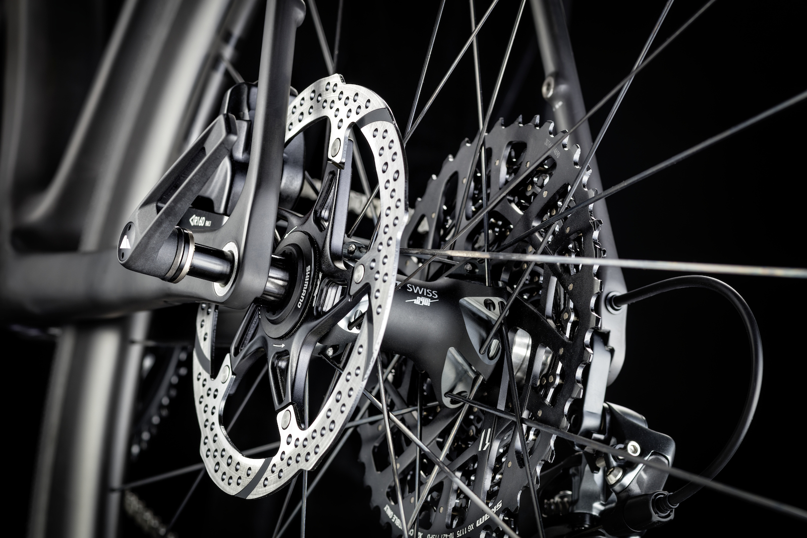 キャニオンの新型クロスバイク「ロードライト」「パスライト」女性向け